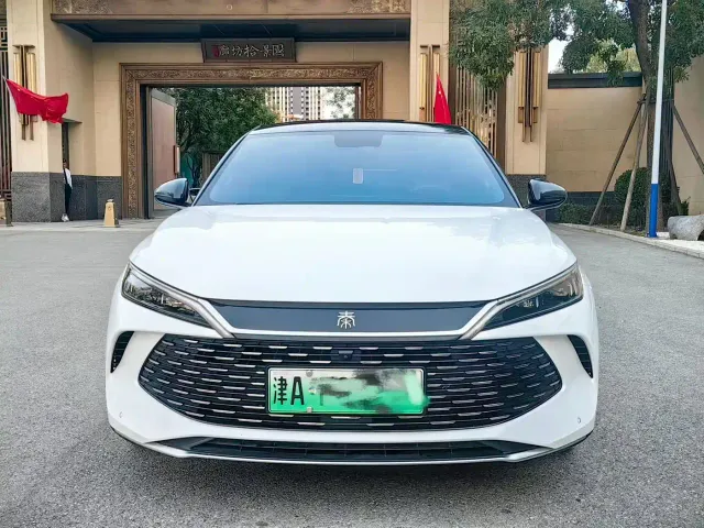 Фотография автомобиля — BYD Qin L