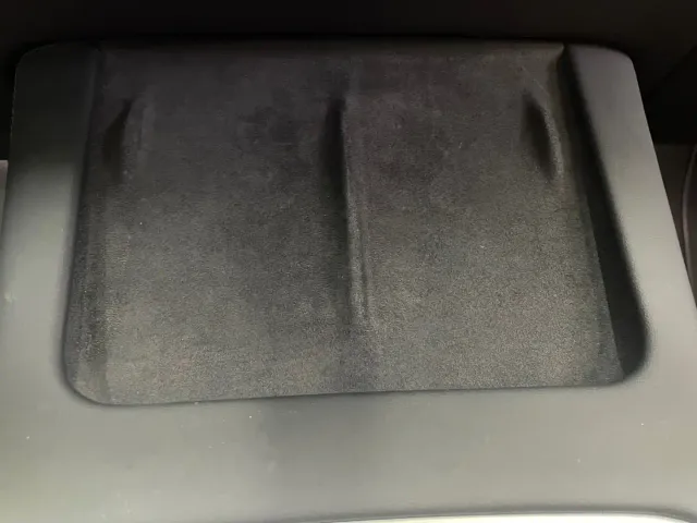 Tesla Model Y — Фото автомобиля 24
