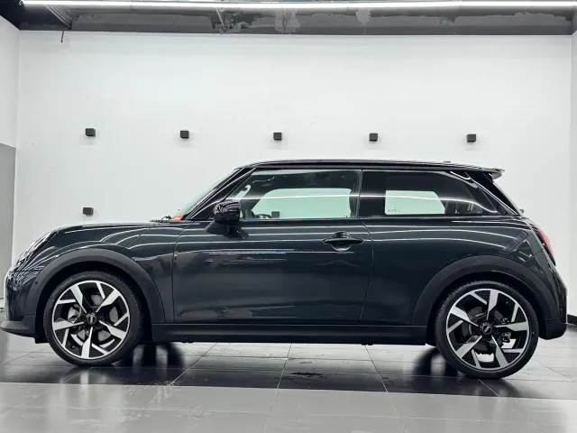 MINI Hatch — Фото автомобиля 12