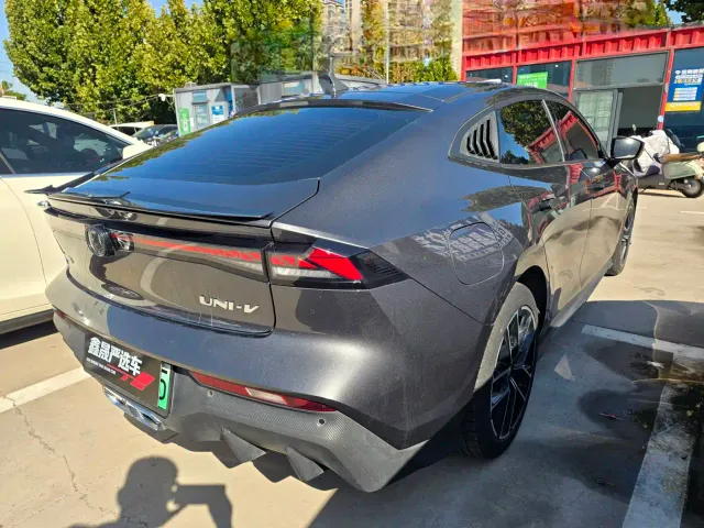 Changan UNI-V — Фото автомобиля 7