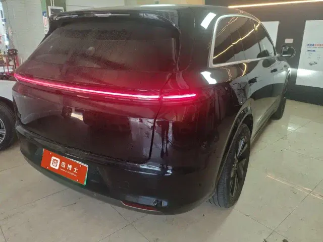 Li Auto L7 — Фото автомобиля 3