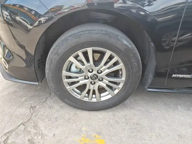 Toyota Sienna — Фото автомобиля 22