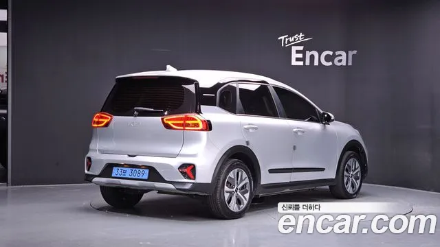 Kia Niro — Фото автомобиля 2