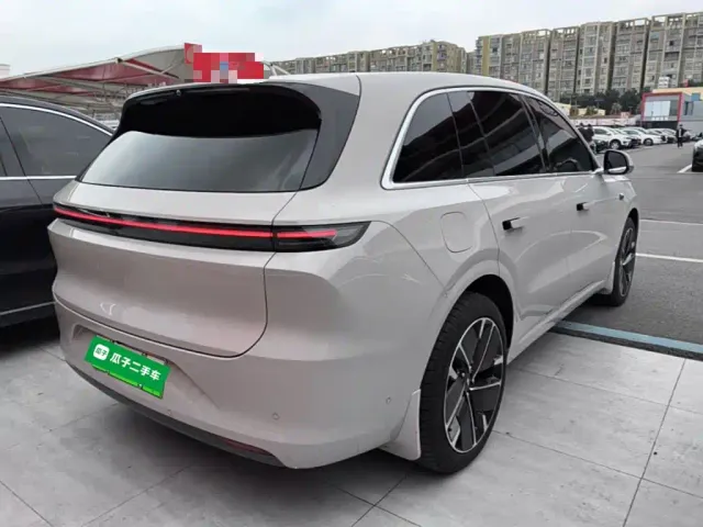 Li Auto L6 — Фото автомобиля 6