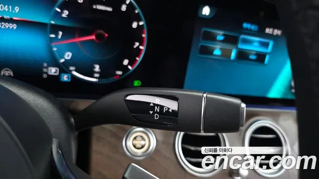 Mercedes-Benz E-Class — Фото автомобиля 9