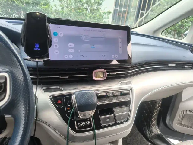 Roewe iMAX8 — Фото автомобиля 14