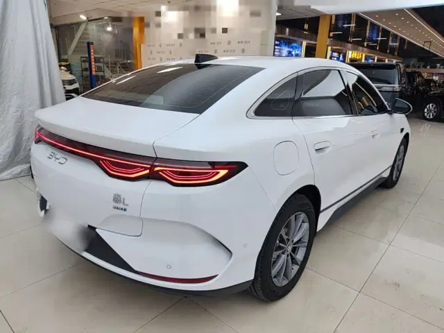 BYD Qin L — Фото автомобиля 6