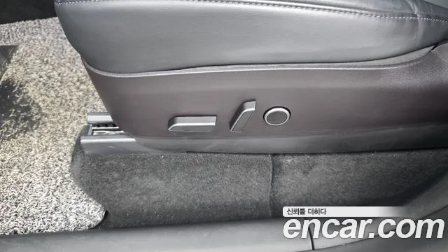 Tesla Model Y — Фото автомобиля 24