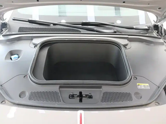 Hongqi Hongqi EH7 2025 640 AWD Smart Selection Edition — Фото автомобиля 15