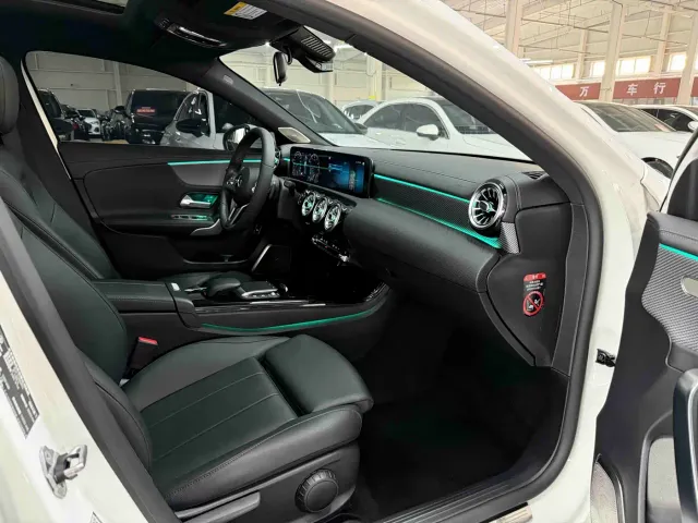 Mercedes-Benz A-Class — Фото автомобиля 16