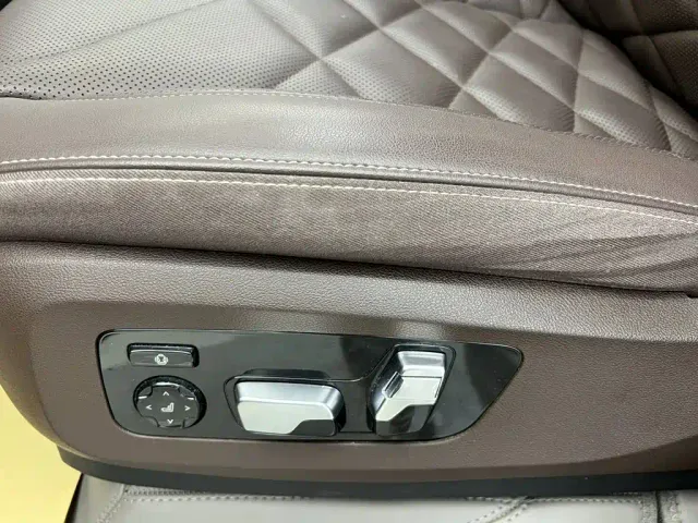BMW BMW X5 2022 Facelift xDrive 40Li M Sport Package — Фото автомобиля 29