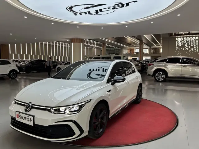 Фотография автомобиля — Volkswagen Golf