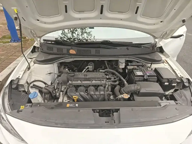 Hyundai Elantra — Фото автомобиля 19