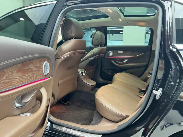 Mercedes-Benz E-Class — Фото автомобиля 7