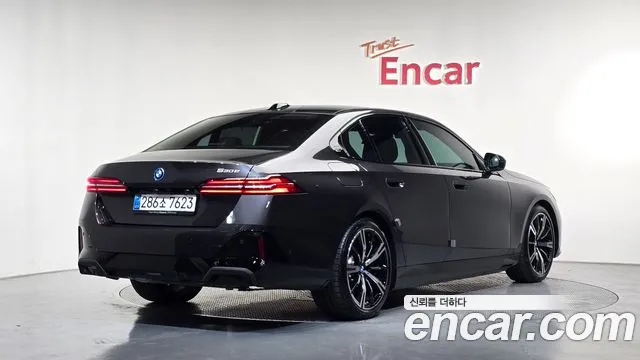 BMW 5 Series G60 — Фото автомобиля 2
