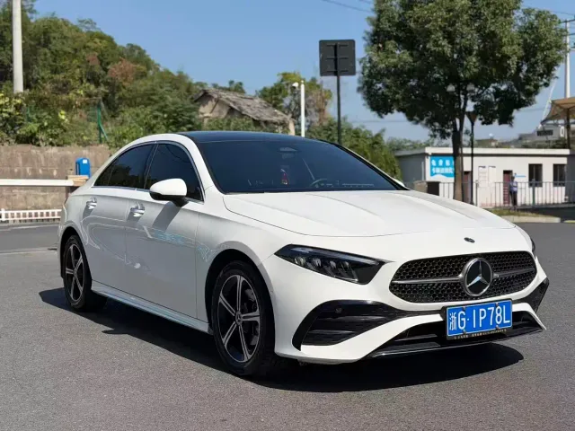 Mercedes-Benz A-Class — Фото автомобиля 3