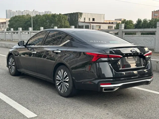 Nissan Teana — Фото автомобиля 7