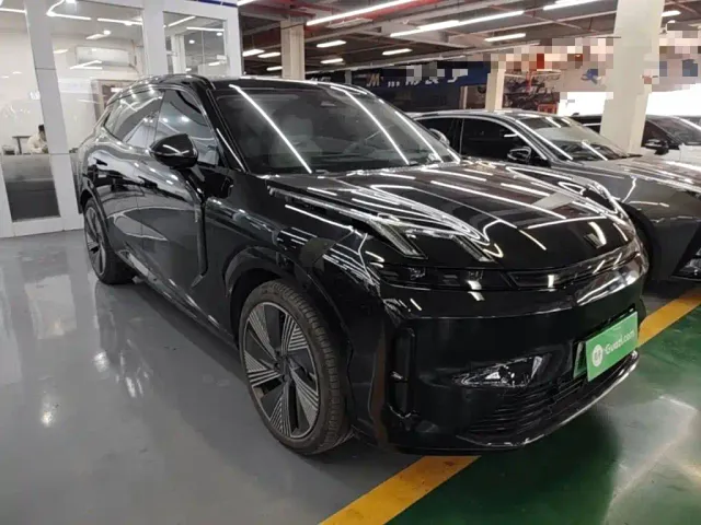 Lynk & Co 08 EM-P — Фото автомобиля 3