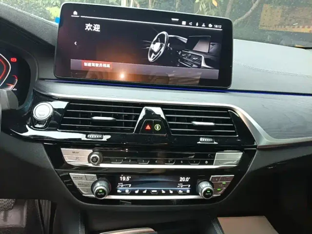 BMW 5 Series — Фото автомобиля 12