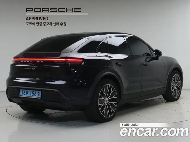 Porsche Macan Electric — Фото автомобиля 2
