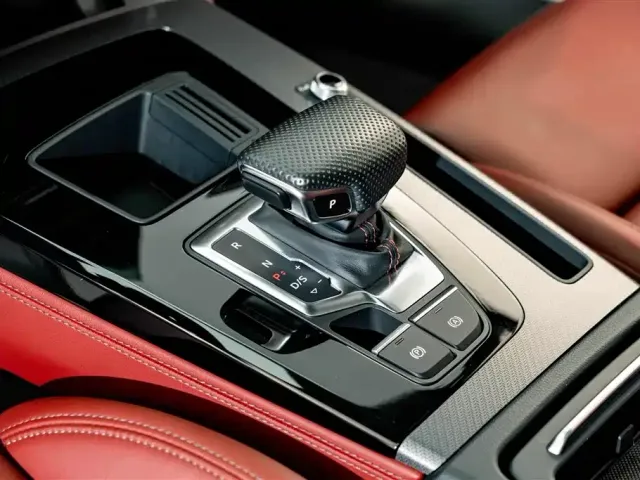 Audi Audi Q5L 2024 Model 40 TFSI Luxury Dynamic — Фото автомобиля 11