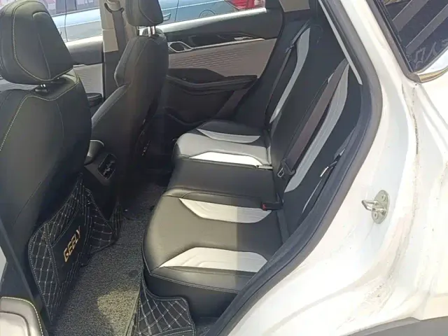 Geely Binyue — Фото автомобиля 16