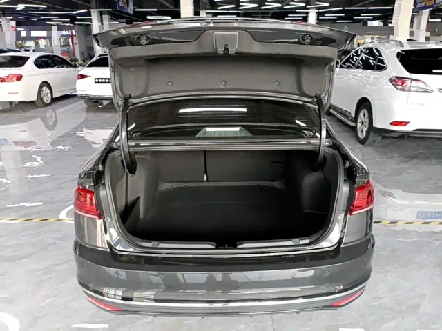 Volkswagen Bora — Фото автомобиля 18