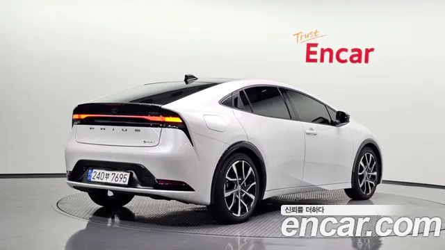 Фотография автомобиля — Toyota Prius Generation 5