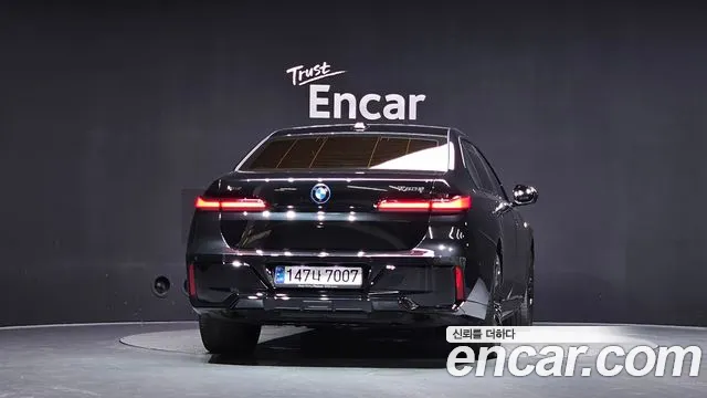 BMW 7 Series — Фото автомобиля 4