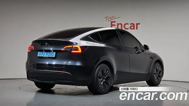 Фотография автомобиля — Tesla Model Y