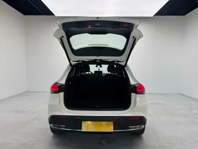 Mercedes-Benz EQA — Фото автомобиля 5