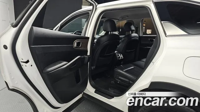 Kia Sorento Sorento 4-е поколение Бензин 2.5T 2WD — Фото автомобиля 11