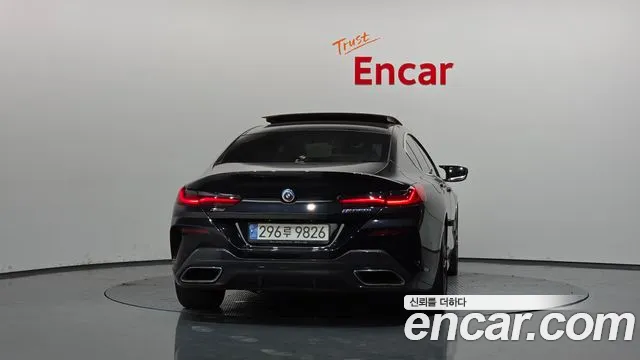 BMW 8-Series — Фото автомобиля 4