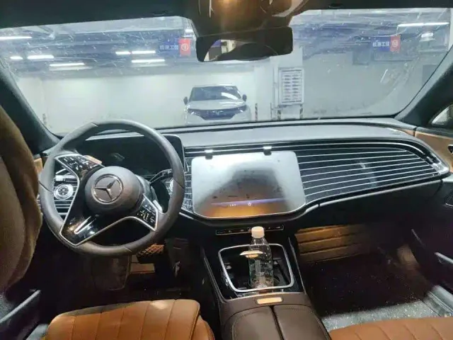 Mercedes-Benz E-Class — Фото автомобиля 6