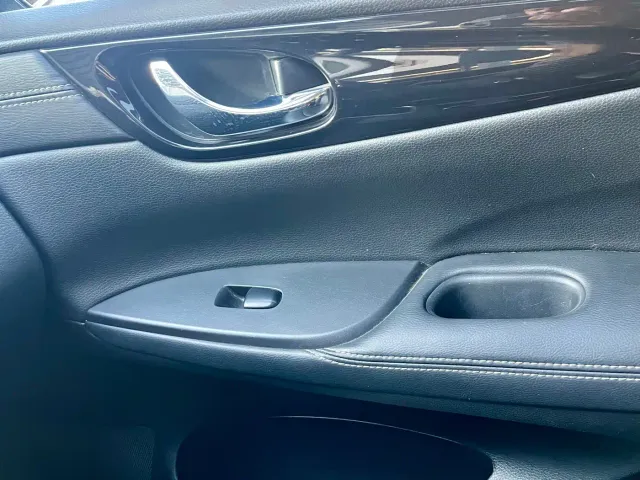 Nissan Tiida — Фото автомобиля 12
