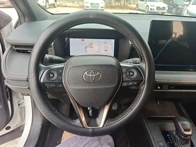 Toyota Frontlander — Фото автомобиля 10