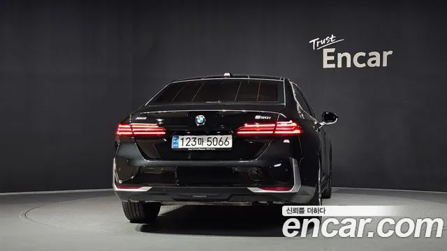 BMW 5-Series 5 серия (G60) — Фото автомобиля 4