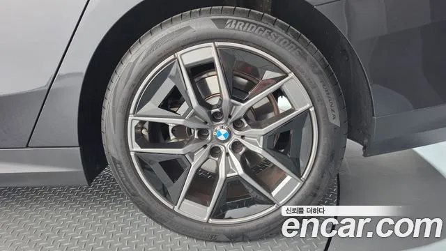 BMW 5 Series G60 — Фото автомобиля 5