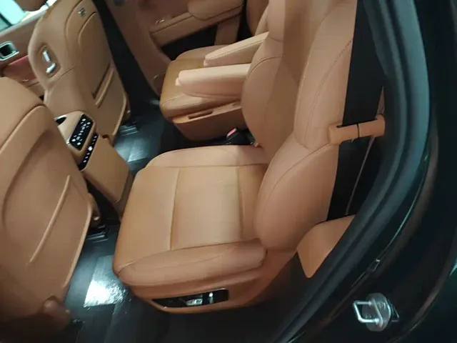 Li Auto L8 — Фото автомобиля 16