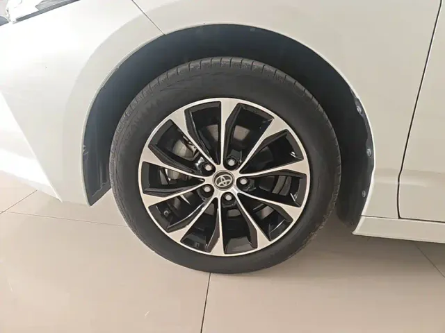 Toyota Avalon — Фото автомобиля 22