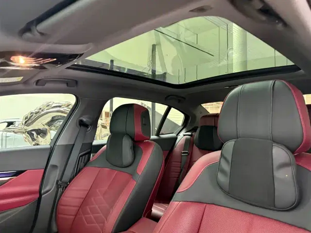 BMW 5 Series — Фото автомобиля 15