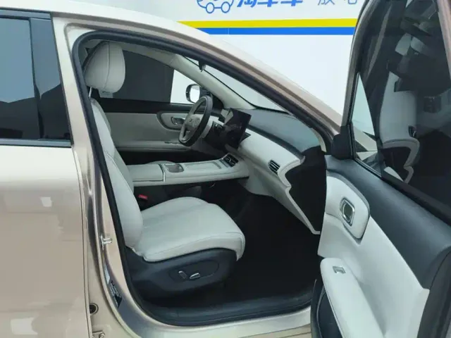 Changan Qiyuan Q05 — Фото автомобиля 8