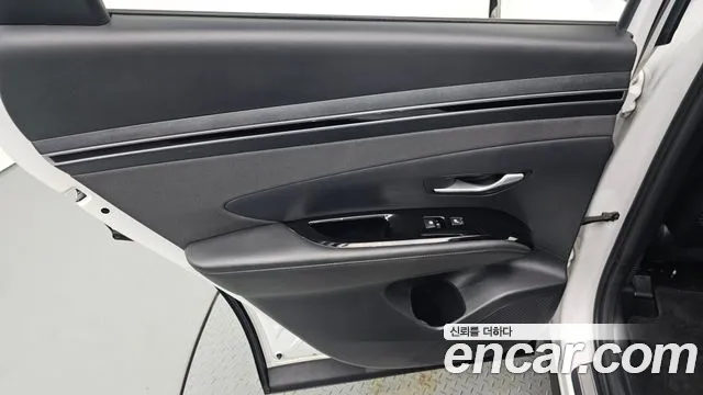 Hyundai Tucson Tucson (NX4) Бензин 1.6 турбо 2WD — Фото автомобиля 20