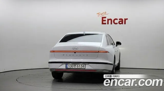 Hyundai Grandeur Grandeur (GN7) 2.5 Бензин 2WD — Фото автомобиля 4