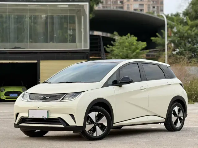 Фотография автомобиля — BYD Dolphin