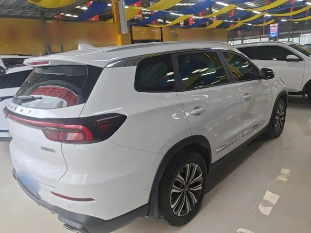 Chery Tiggo 8 — Фото автомобиля 6