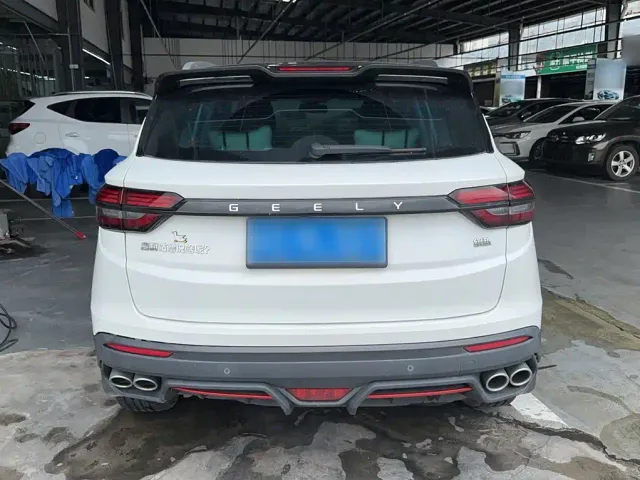 Geely Binyue — Фото автомобиля 3