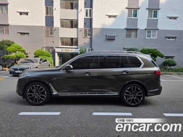 BMW X7 xDrive 40d M Sport 7 мест — Фото автомобиля 6