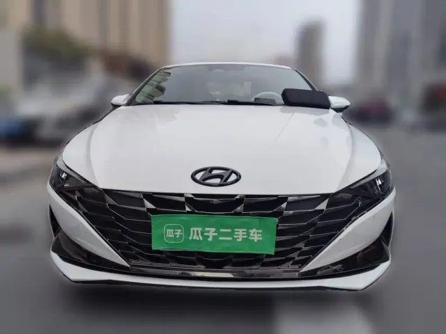 Hyundai Elantra — Фото автомобиля 2