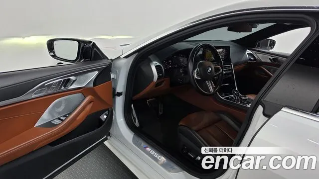 BMW 8 Series G15 — Фото автомобиля 10